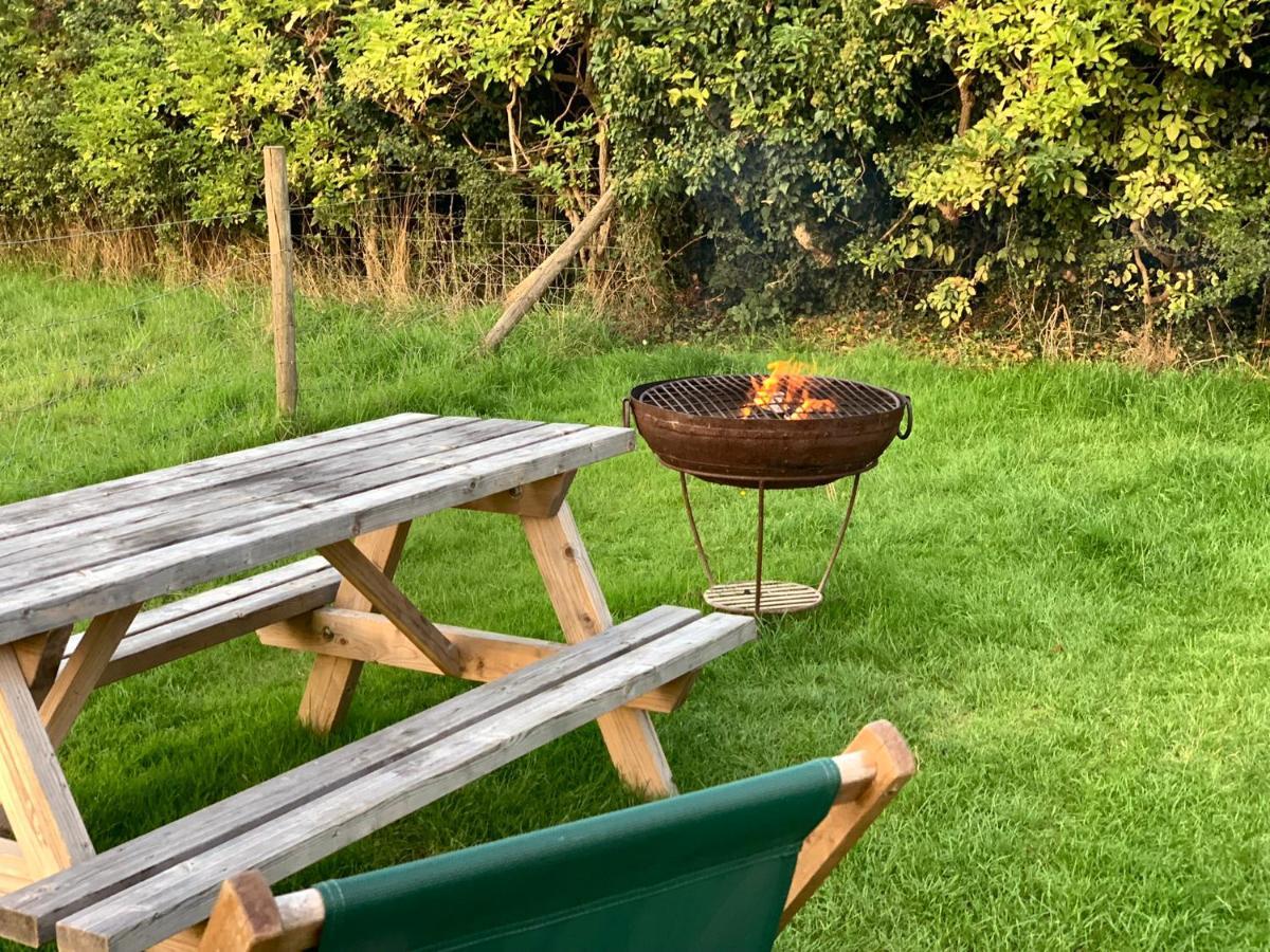 Home Farm Radnage Glamping Bell Tent 2, With Log Burner And Fire Pit Exterior photo